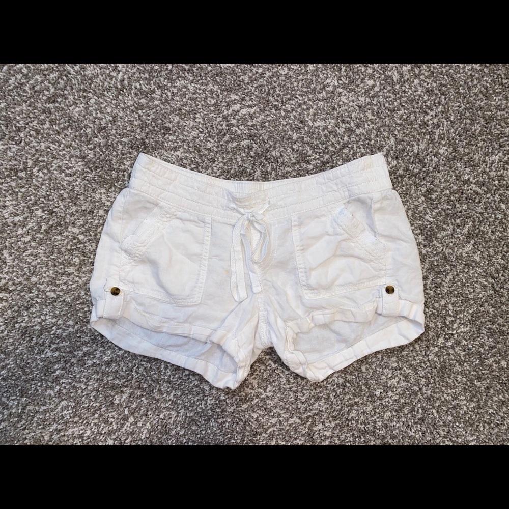 Comfy white shorts